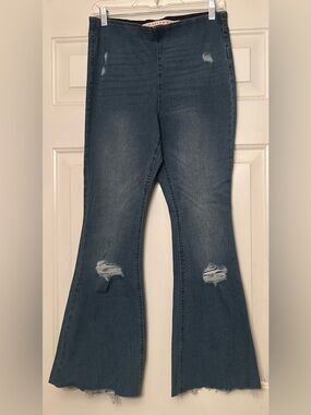 Tinseltown Pull On Flare Leg Jeans - Distressed